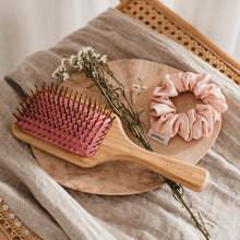 Afbeelding in Gallery-weergave laden, Combideal Bamboo Brush + Scrunchie