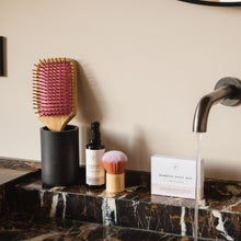 Afbeelding in Gallery-weergave laden, Combideal Hair Repair Night Oil + Bamboo Brush