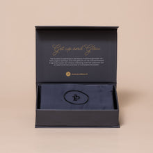 Afbeelding in Gallery-weergave laden, Bamboo Silk Kussensloop Midnight Blue