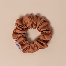 Afbeelding in Gallery-weergave laden, Bamboo Scrunchie Copper Gold
