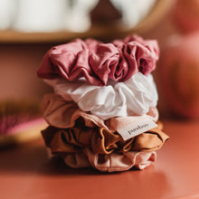 Afbeelding in Gallery-weergave laden, Bamboo Scrunchie Collection (4st)
